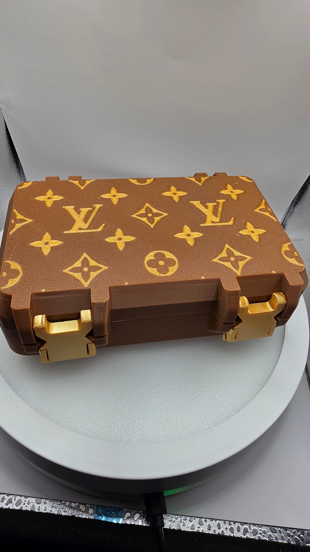 Lv Case