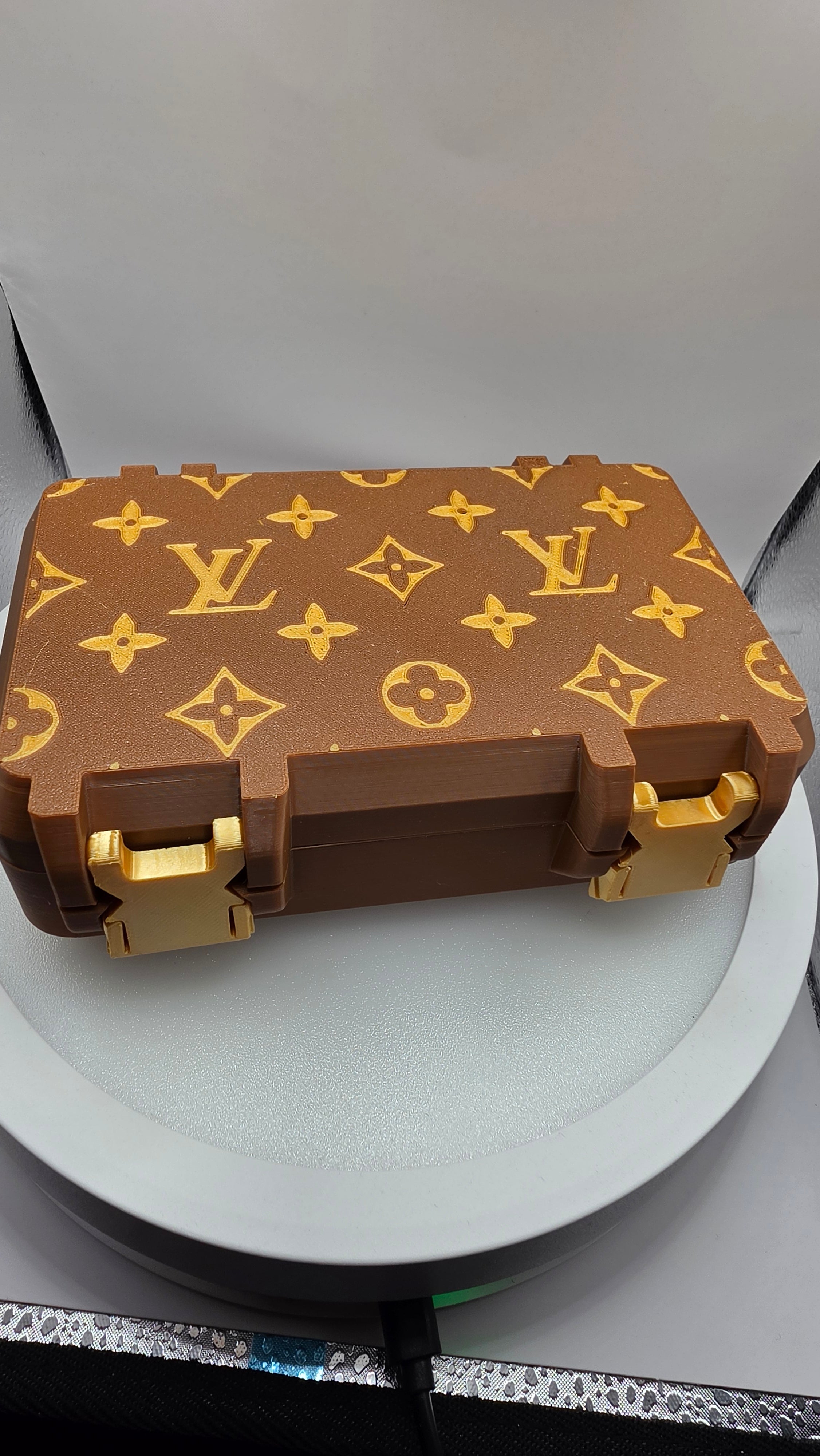 Lv Case