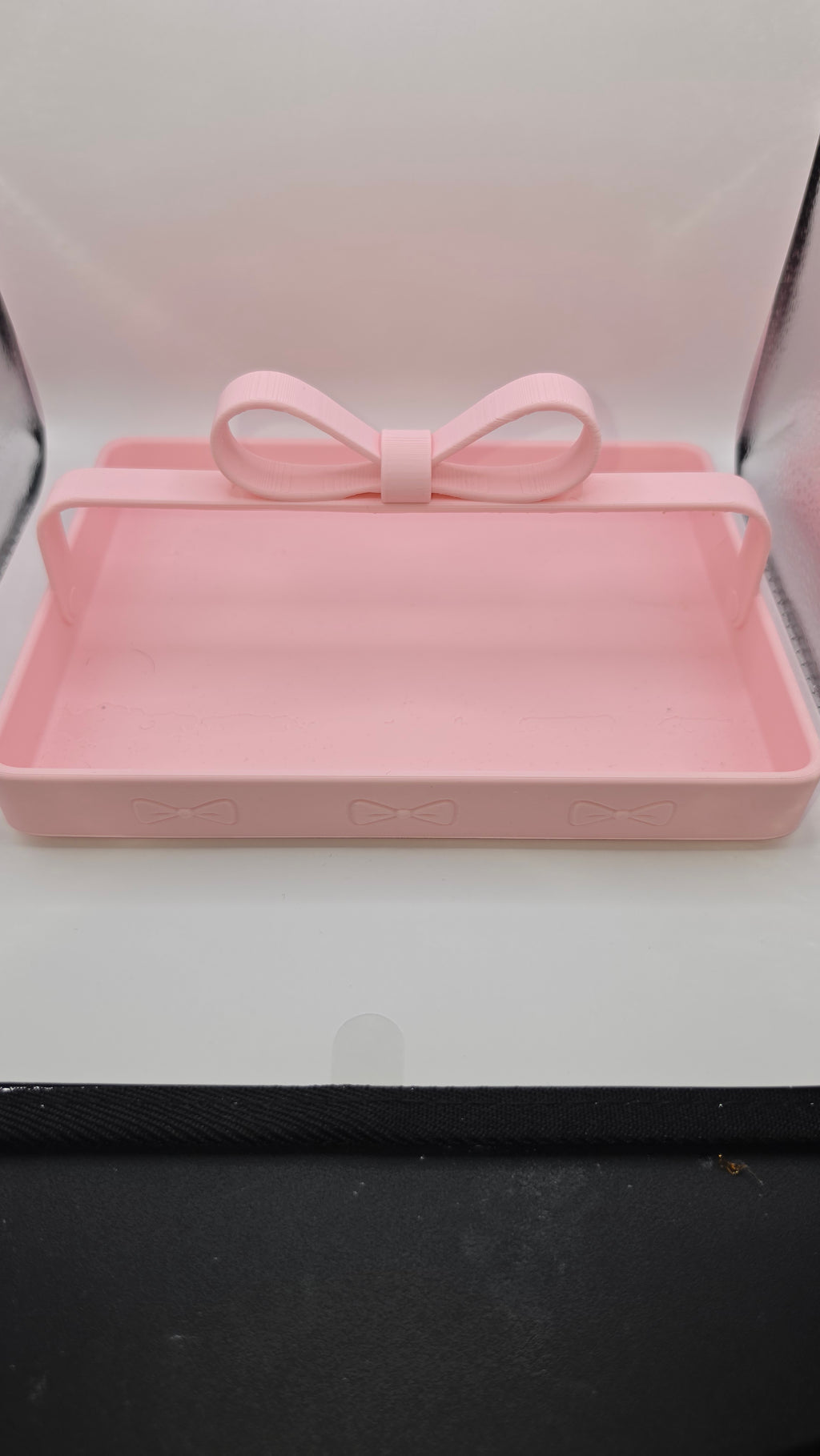 Chris Bow Tray With Handle